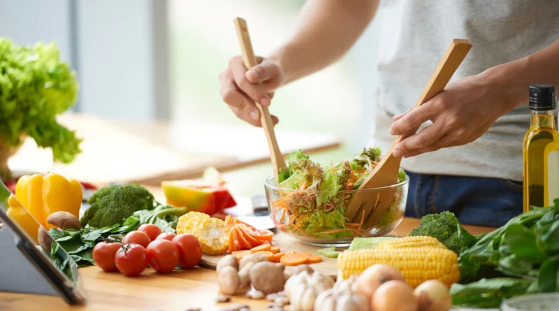 Cómo bajar de peso de forma saludable con alimentación equilibrada y hábitos sostenibles
